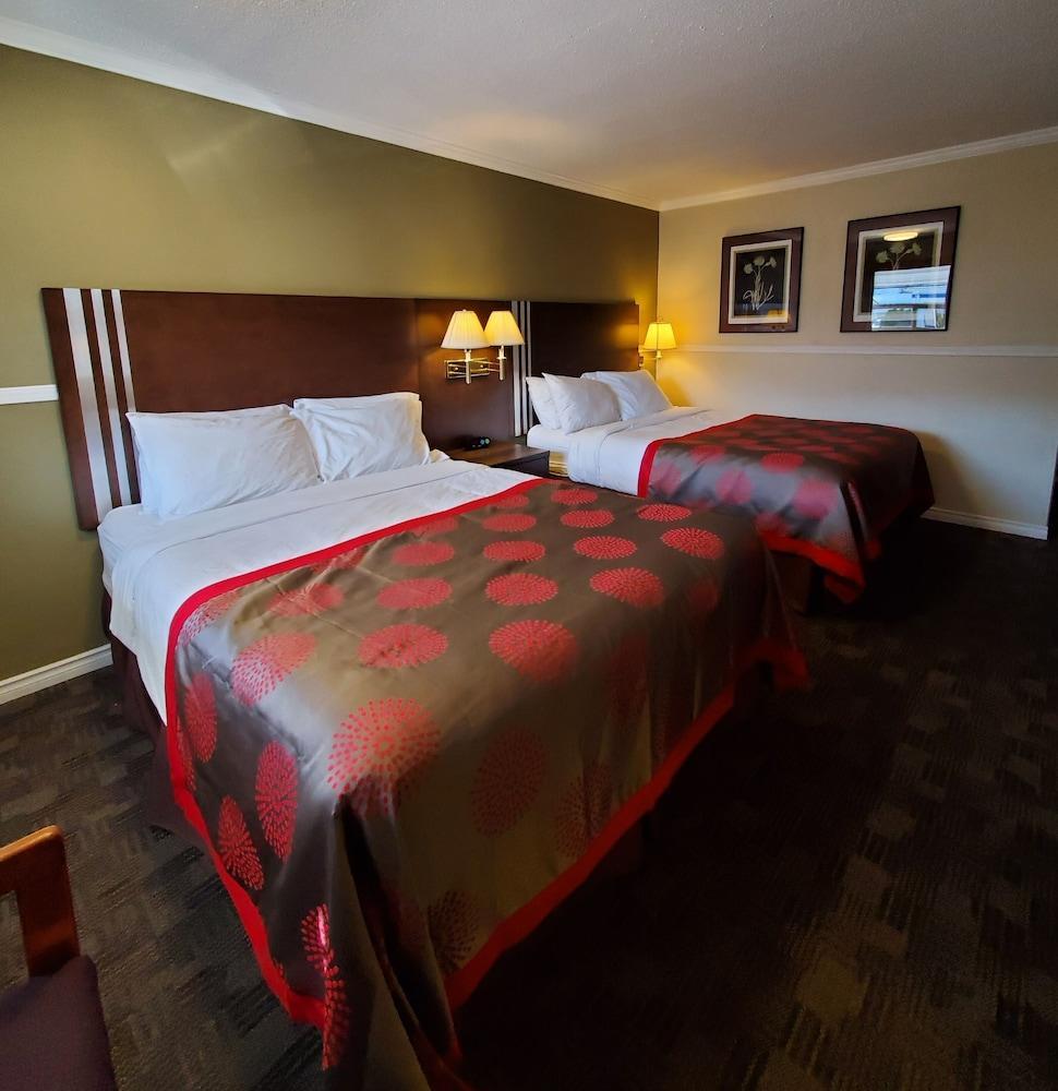 Grand Forks Inn Ngoại thất bức ảnh