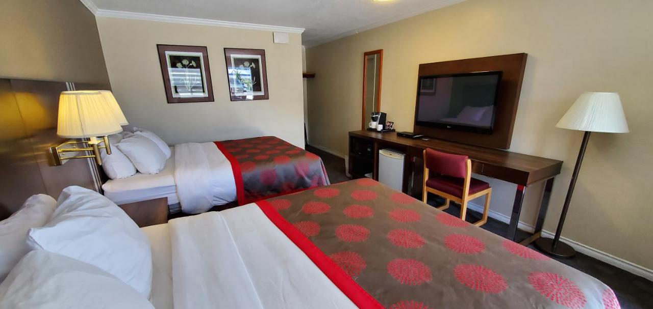 Grand Forks Inn Ngoại thất bức ảnh